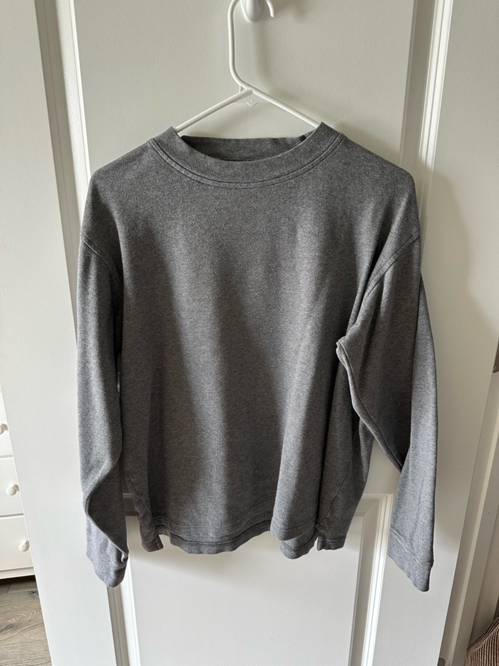 Great Northwest Clothing Company Heather Gray Pullover Long Sleeve Tee